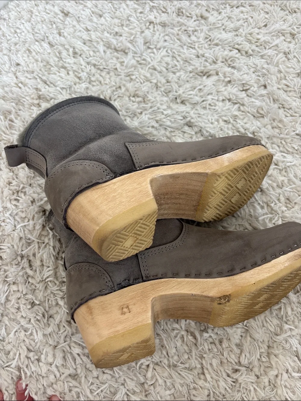 No 6 Shearling-Lined clog Boots